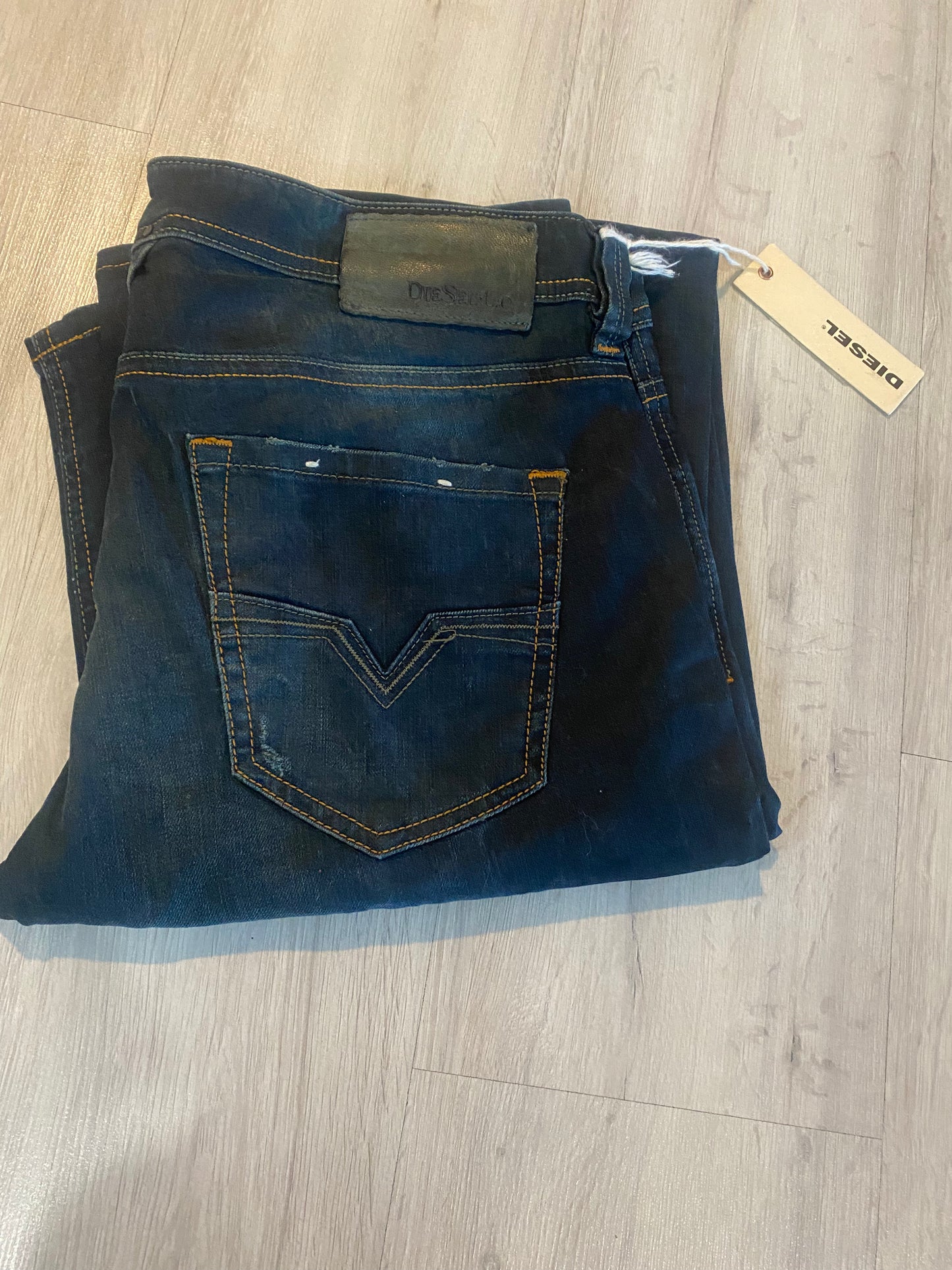 DIESEL JEANS LARKEE 0884F 32X36