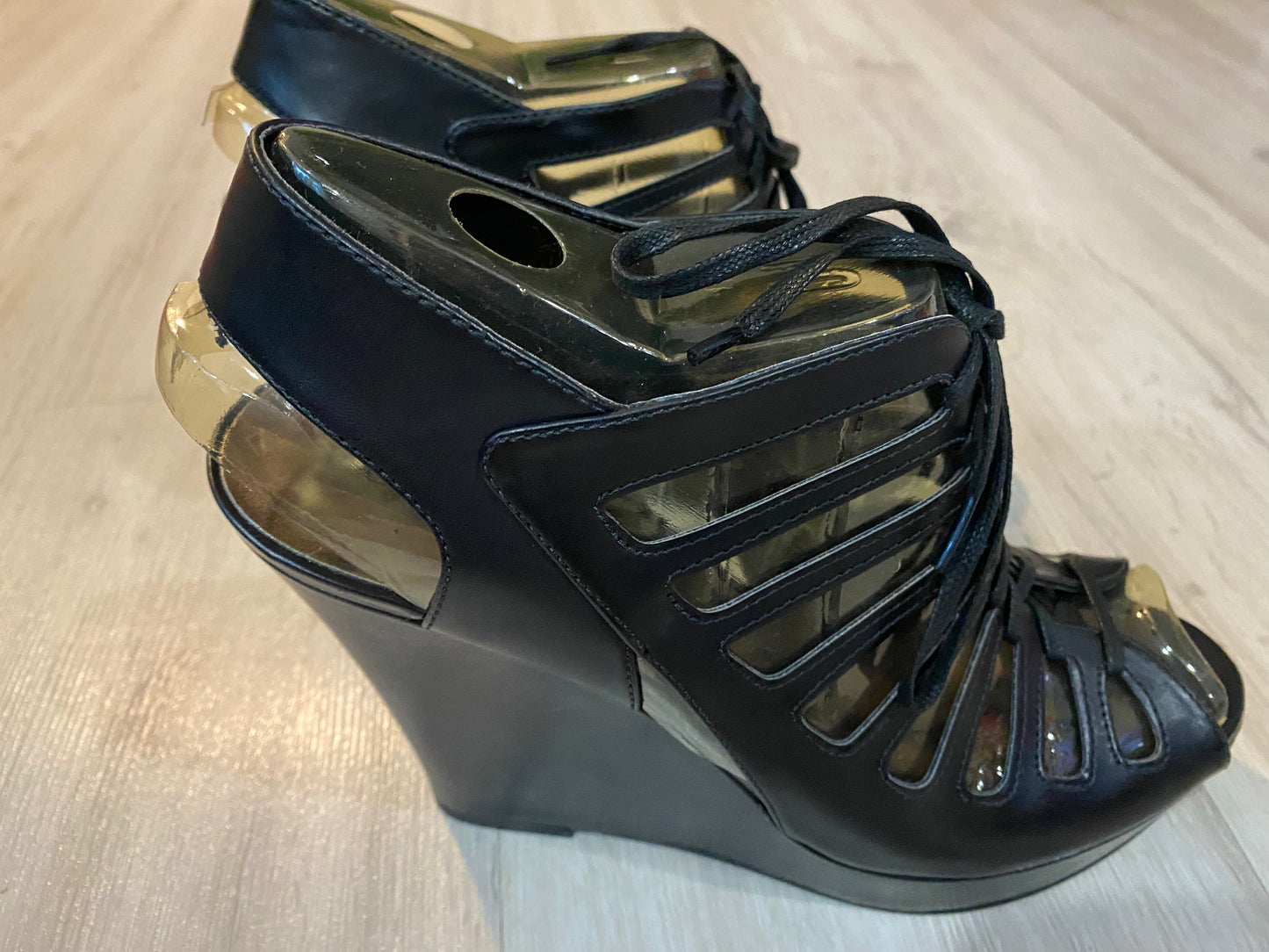 GUESS URSY Blck Designer Fashion Lace Up Platform Sandals Wedges 10
