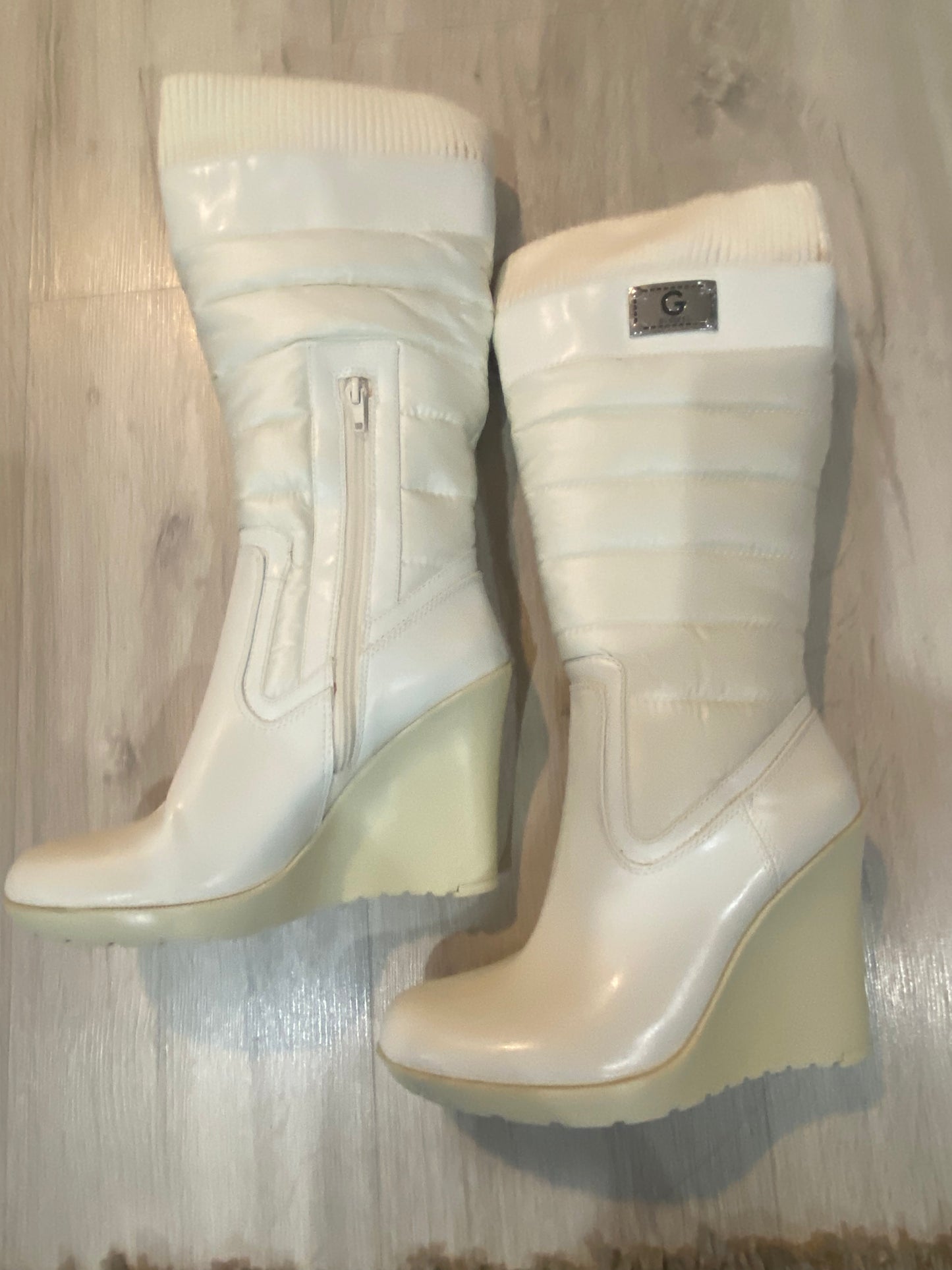 G by Guess Womens WHITE Snow Boots SZ.8