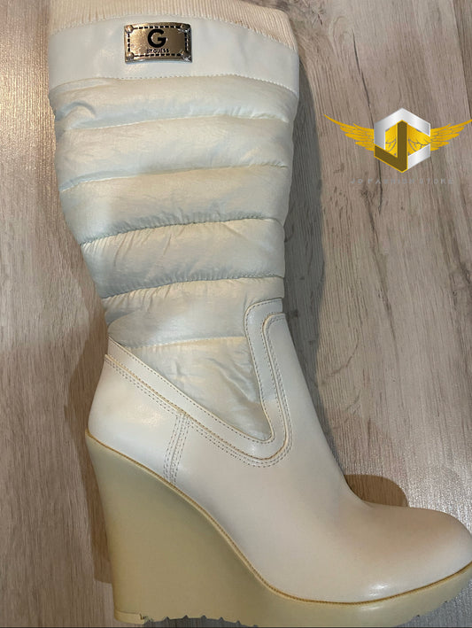 G by Guess Womens WHITE Snow Boots SZ.8