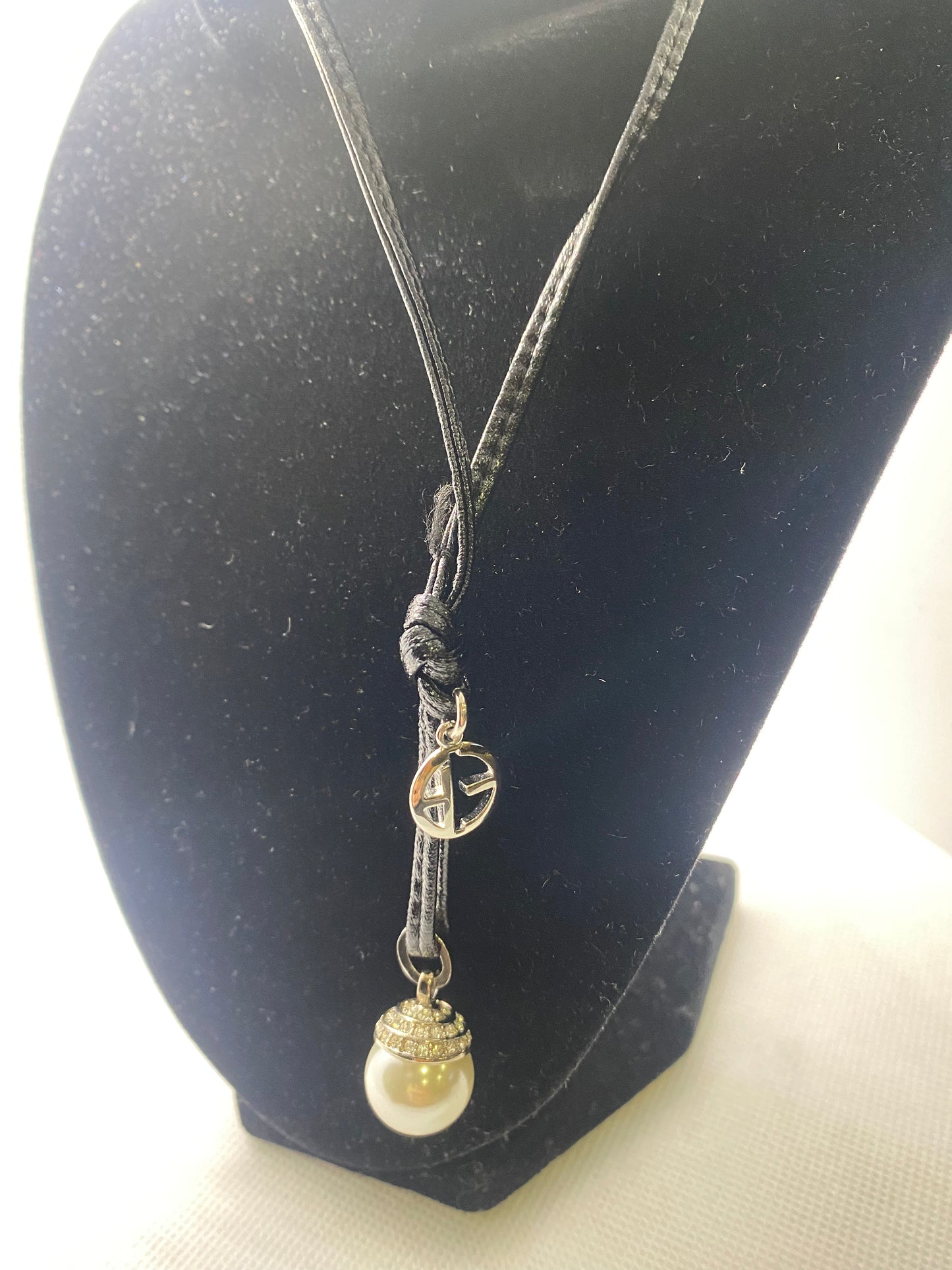 EMPORIO ARMANI LADIE'S LEATHER LUXURY NECKLACE EGM1006