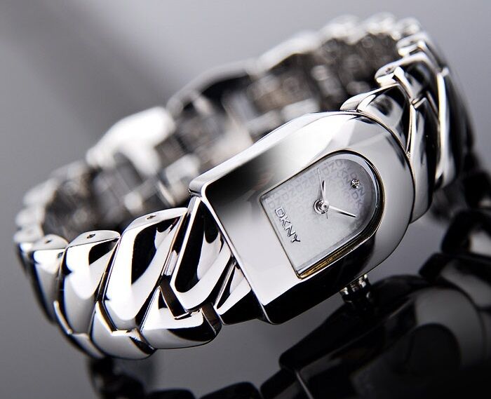DKNY LADIE'S SILVER LUXURY COLLECTION SEXY WATCH NY4225