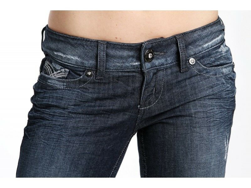 GUESS Kasey Bootcut Jeans in Mariposa Wash SZ.23