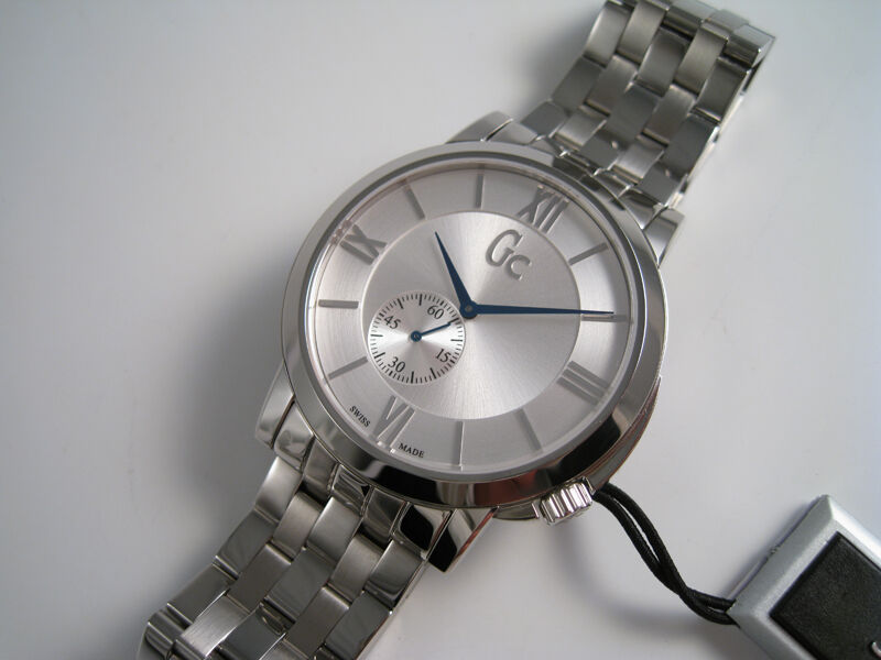 GUESS MEN'S COLLECTION SUPER SLIM LUXURY WATCH X59002G1S