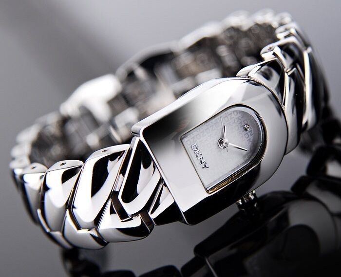 DKNY LADIE'S SILVER  LUXURY COLLECTION SEXY WATCH NY4225